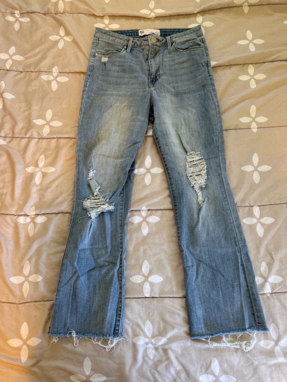 RSQ Distressed “Sydney” Cropped Flare Jeans size 9